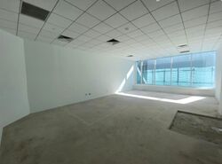 SQUARE 2 (D11), Retail #532392111
